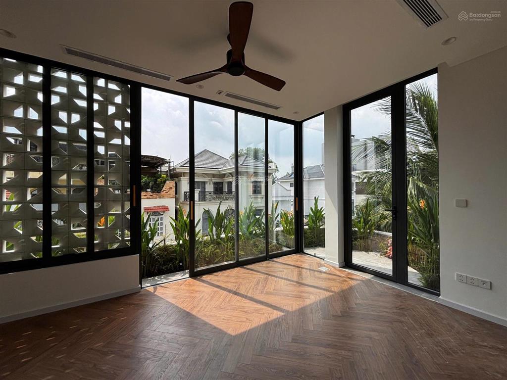 Rẻ quá bán biệt thự thảo điền  góc 2mt đường nguyễn văn hưởng 15x10m cn 150m2  4 tầng  giá 28 tỷ