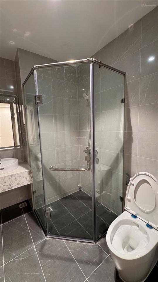 Bán nhanh căn 1811 diện tích 69m giá 7,6 tỉ bao phí thuế, ban công đn, 2pn, nhận nhà ở ngay