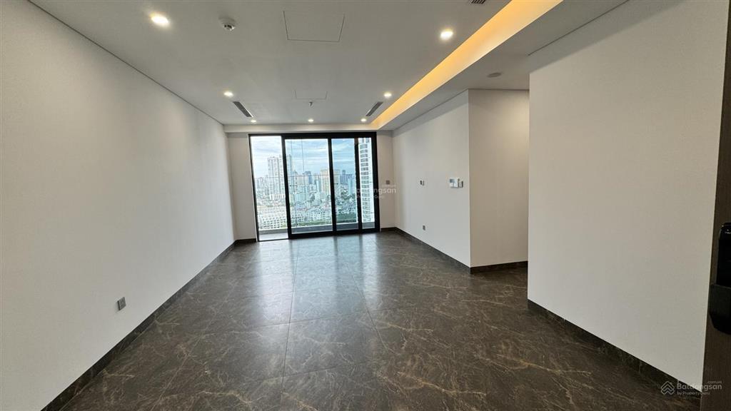Cho thuê nhanh căn góc 103m 3pn 2vs giá 16tr/tháng có rèm giàn phơi, nhận nhà ở ngay.  0961 940 ***