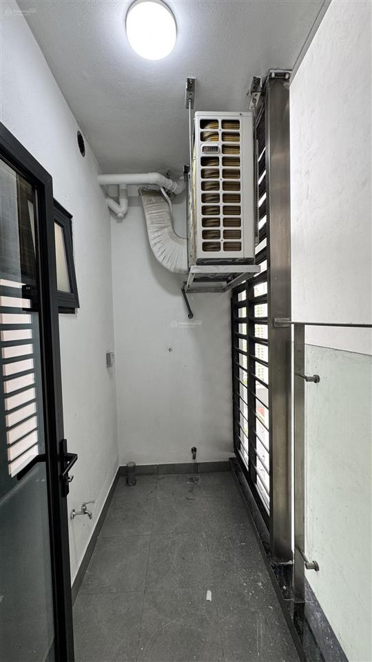 Cho thuê nhanh căn góc 103m 3pn 2vs giá 16tr/tháng có rèm giàn phơi, nhận nhà ở ngay.  0961 940 ***