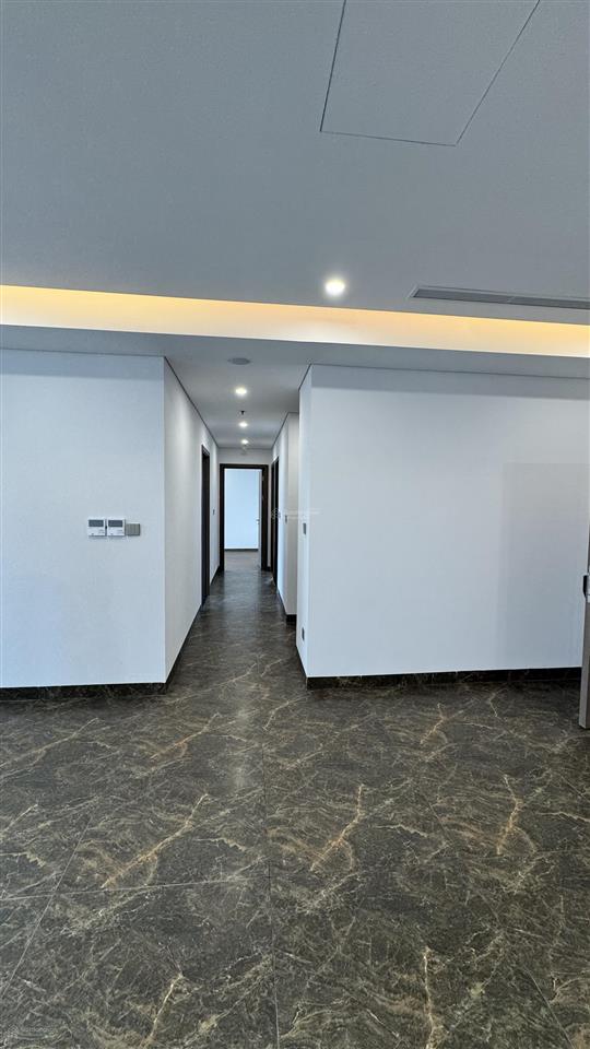Cho thuê nhanh căn góc 103m 3pn 2vs giá 16tr/tháng có rèm giàn phơi, nhận nhà ở ngay.  0961 940 ***