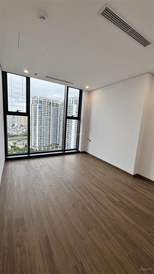 Cho thuê nhanh căn góc 103m 3pn 2vs giá 16tr/tháng có rèm giàn phơi, nhận nhà ở ngay.  0961 940 ***