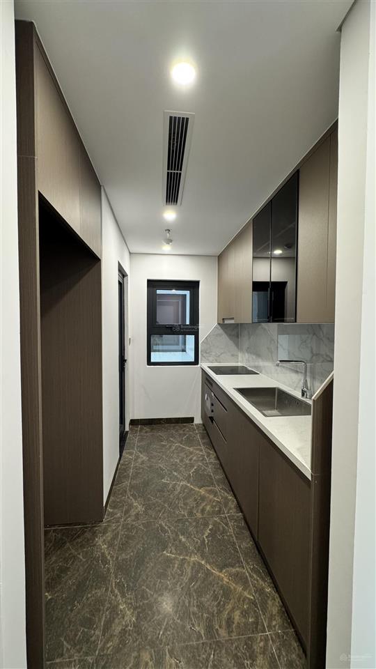Cho thuê nhanh căn góc 103m 3pn 2vs giá 16tr/tháng có rèm giàn phơi, nhận nhà ở ngay.  0961 940 ***