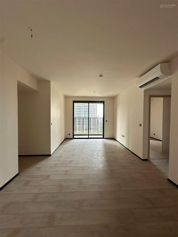 Bán căn 82m 3pn 2vs giá 5,8 tỷ gồm vat và kpbt. tầng đẹp, chung cư lumi hà nội.  0961 940 ***