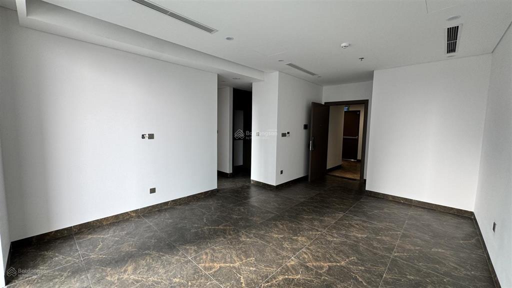 Bán căn góc 2pn trục c09 giá 6,7 tỷ bao phí. diện tích 79m. nhận nhà ở ngay.  0961 940 ***