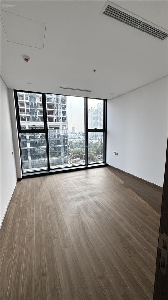 Bán căn góc 2pn trục c09 giá 6,7 tỷ bao phí. diện tích 79m. nhận nhà ở ngay.  0961 940 ***
