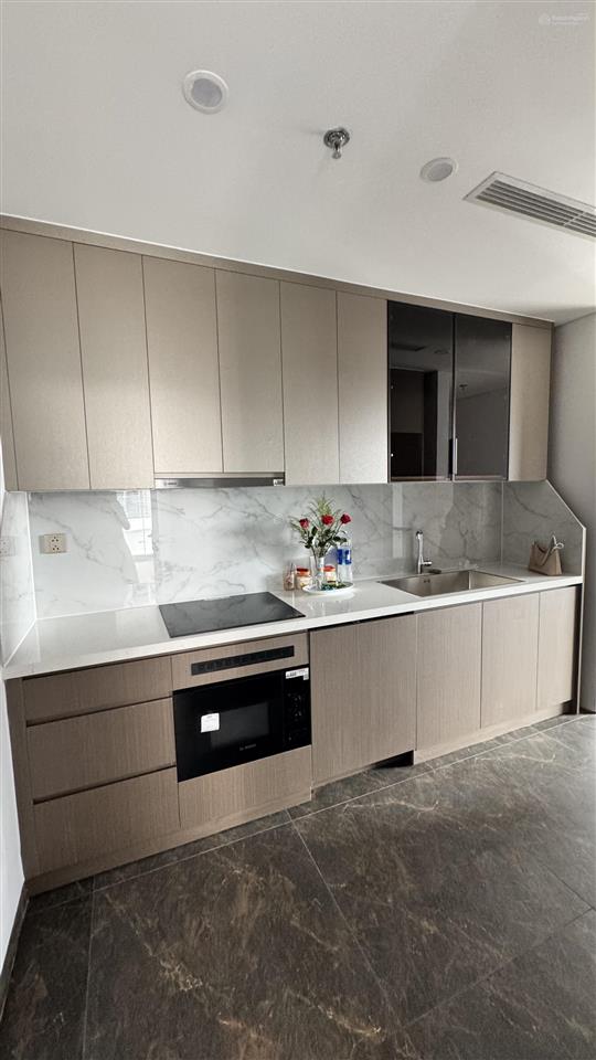 Bán căn góc 2pn trục c09 giá 6,7 tỷ bao phí. diện tích 79m. nhận nhà ở ngay.  0961 940 ***