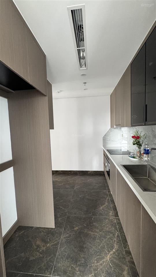 Bán căn góc 2pn trục c09 giá 6,7 tỷ bao phí. diện tích 79m. nhận nhà ở ngay.  0961 940 ***