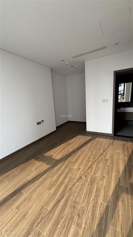 Bán căn góc 2pn trục c09 giá 6,7 tỷ bao phí. diện tích 79m. nhận nhà ở ngay.  0961 940 ***