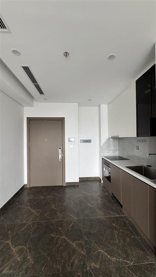 Còn đúng 1 căn 1pn toà hh02 kepler land bán giá 4,2 tỷ bao phí. nhận nhà ngay.  0961 940 ***