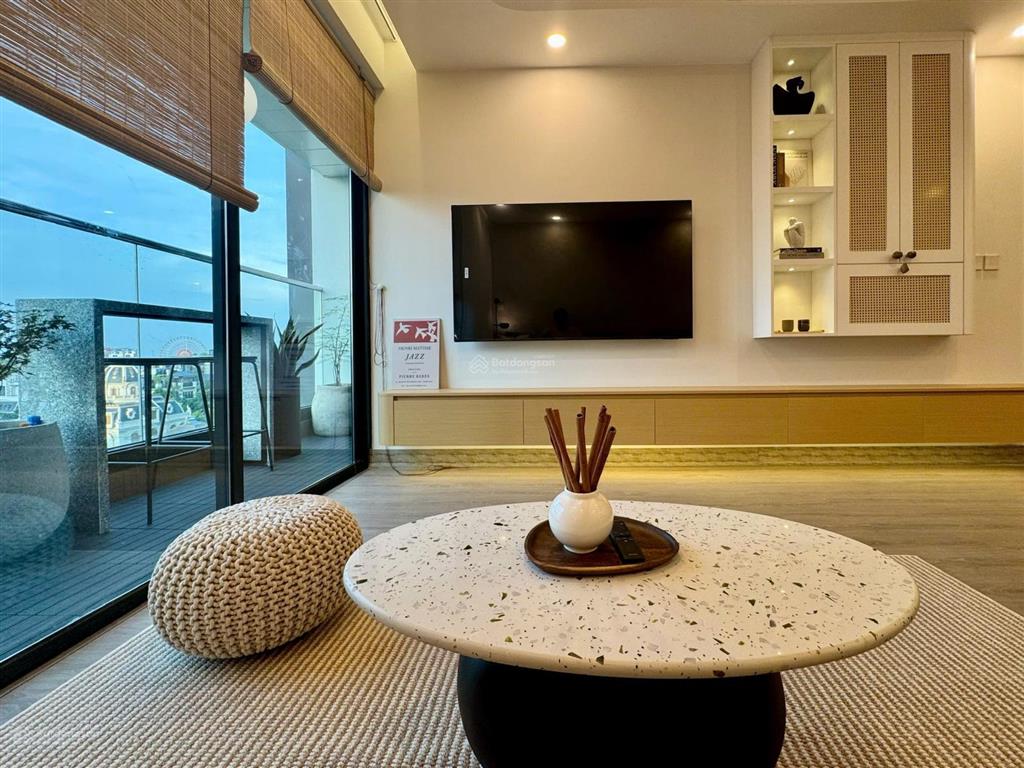 Cho thuê nhanh căn hộ 2pn 89m2 nội thất cơ bản giá cực hời chỉ 14tr/tháng