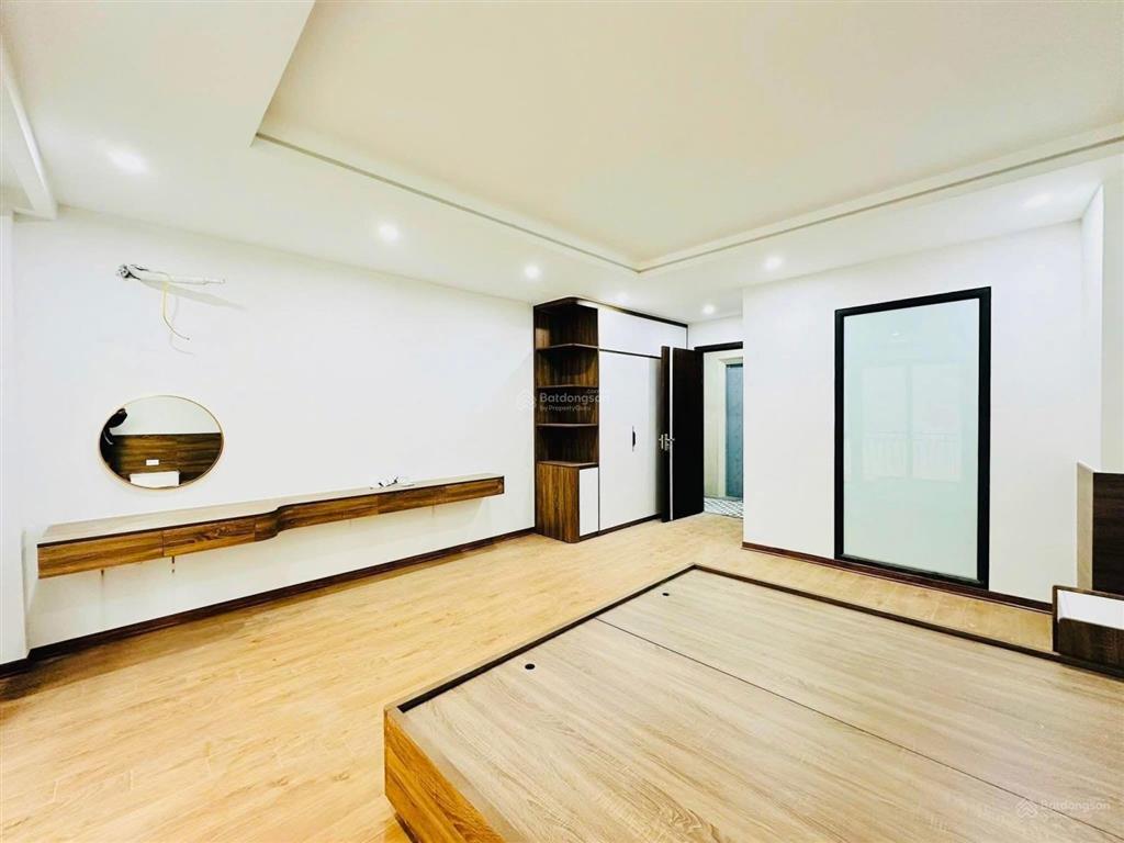 Lô góc phố giáp nhị nhà đẹp 2 thoáng ngõ nông thông tứ tung 38m x5t giá nhỉnh 7 tỷ sổ đỏ cc có tl