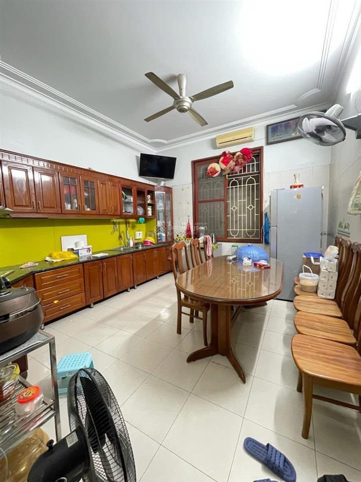 Ô tô đỗ cổng phố lò đúc nhà dân xây còn ở tốt kinh doanh 60m2 x4t sổ đỏ cc giá 9.6 tỷ có tl