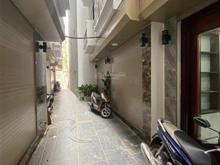 Ô tô đỗ cổng phố hồng mai nhà dân xây nguyên bản 28mx 4t giá nhỉnh 4 tỷ sổ đỏ cc có tl