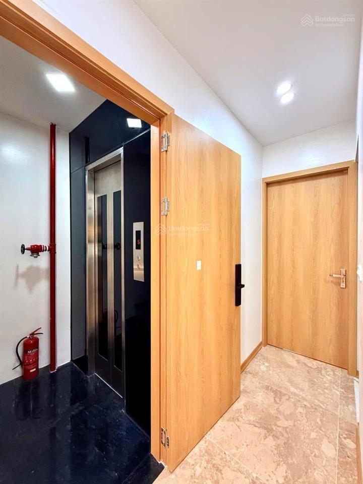 Bán chdv phố lương khánh thiện pccc đủ 1 tỷ/năm sổ cc 65m x7t thang máy giá hơn 10 tỷ có tl