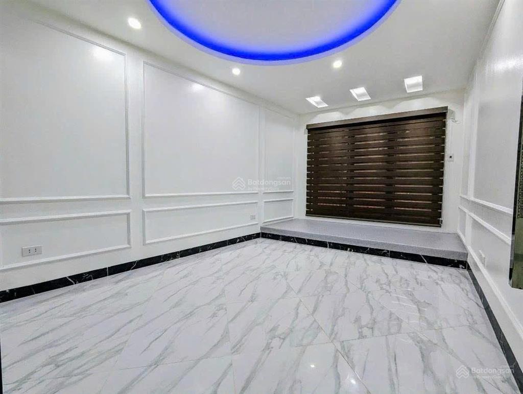 Ô tô đỗ cửa phố nguyễn khoái nhà đẹp 2 thoáng mới coong 47m2 x5t giá 6.6 tỷ sổ cc có tl