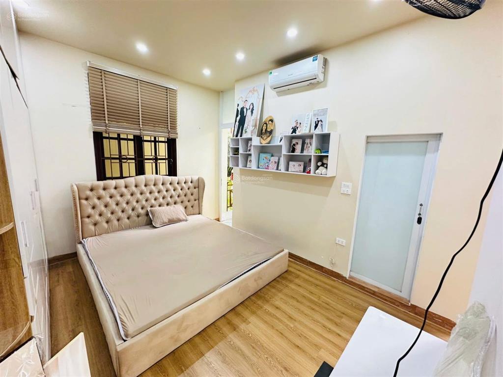 Sau nhà mặt phố lương yên nhà đẹp dân xây ở ngay 42m2 x5t giá nhỉnh 7 tỷ sổ cc có tl