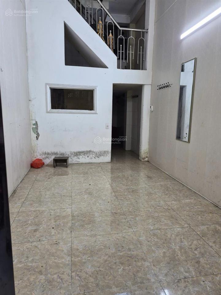 Ô tô đỗ cổng phố minh khai nhà dân xây chắc chắn sát trường đại học 24,8m2 x4t giá 8 tỷ sổ cc có tl