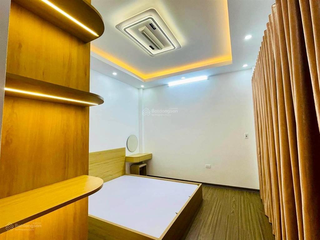 Ô tô đỗ cổng phố giải phóng, nhà đẹp dân xây 2 thoáng thông báo quy hoạch, 38,4m2x5t giá 6.8 tỷ