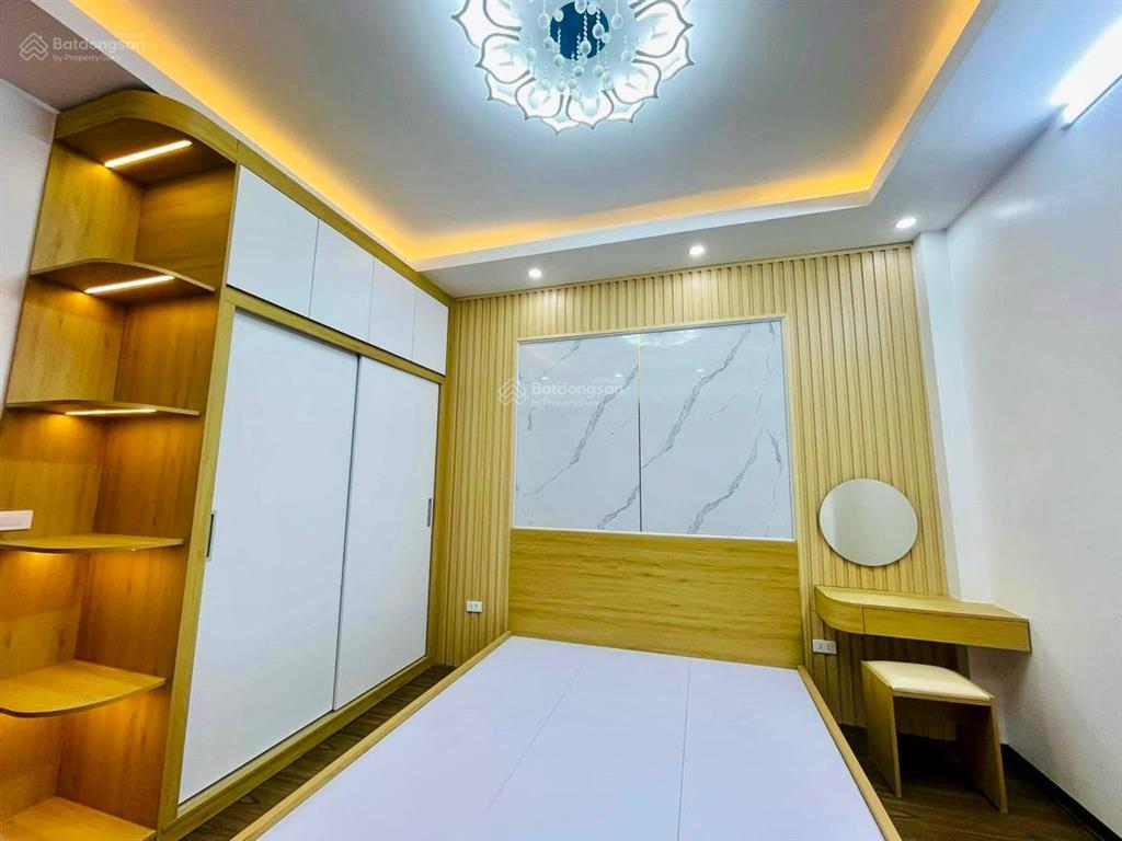 Ô tô đỗ cổng phố giải phóng, nhà đẹp dân xây 2 thoáng thông báo quy hoạch, 38,4m2x5t giá 6.8 tỷ