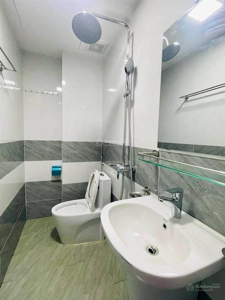 Ô tô đỗ cổng phố giải phóng, nhà đẹp dân xây 2 thoáng thông báo quy hoạch, 38,4m2x5t giá 6.8 tỷ