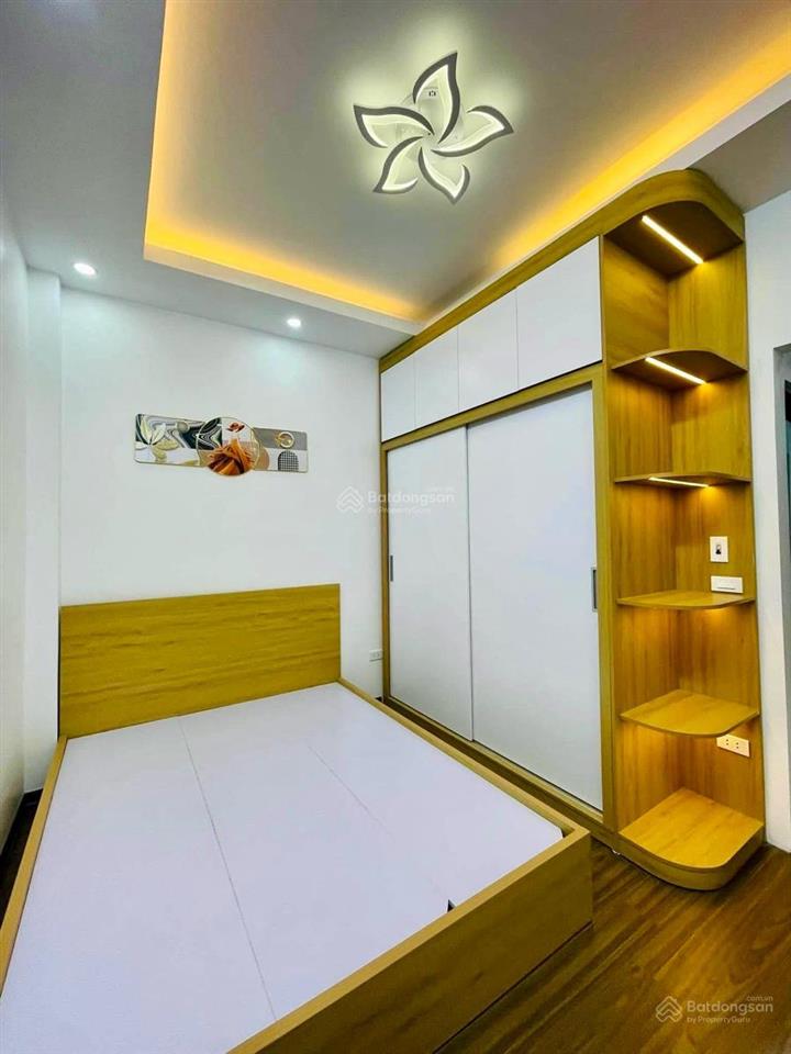 Ô tô đỗ cổng phố giải phóng, nhà đẹp dân xây 2 thoáng thông báo quy hoạch, 38,4m2x5t giá 6.8 tỷ