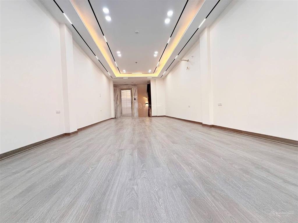 Ô tô đỗ cổng phố bạch mai nhà đẹp dân xây thang máy nhập khẩu mới kinh doanh ở ngay 46m2 x5t sổ cc