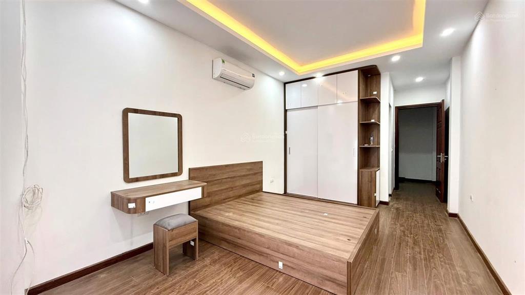 Ô tô đỗ phố bạch mai nhà đẹp 41m2 x4t có ô chờ thang máy dân xây giá 7.6 tỷ sổ cc có tl