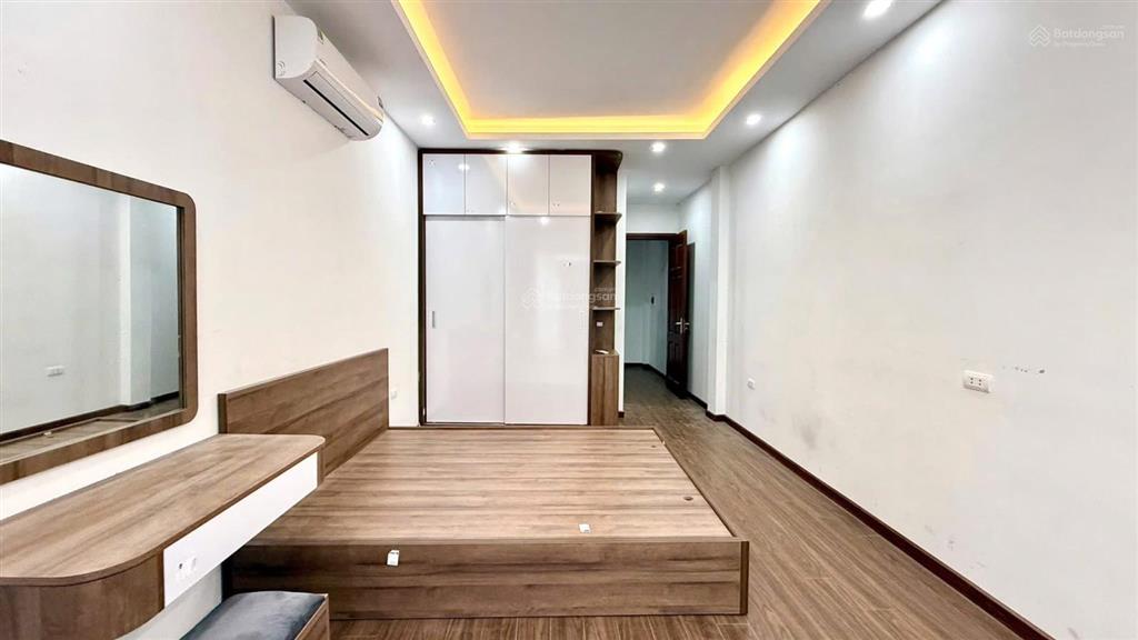 Ô tô đỗ phố bạch mai nhà đẹp 41m2 x4t có ô chờ thang máy dân xây giá 7.6 tỷ sổ cc có tl