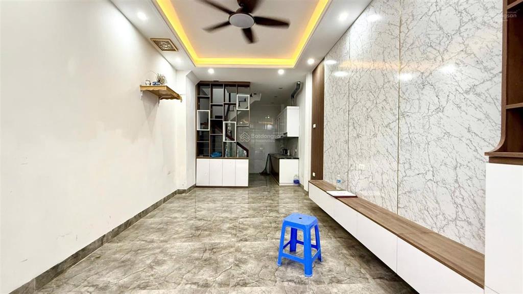 Lô góc phố trương định 30,4m2 x5t 7.8 tỷ ngõ nông sát phố thang máy nhà mới sổ cc có tl