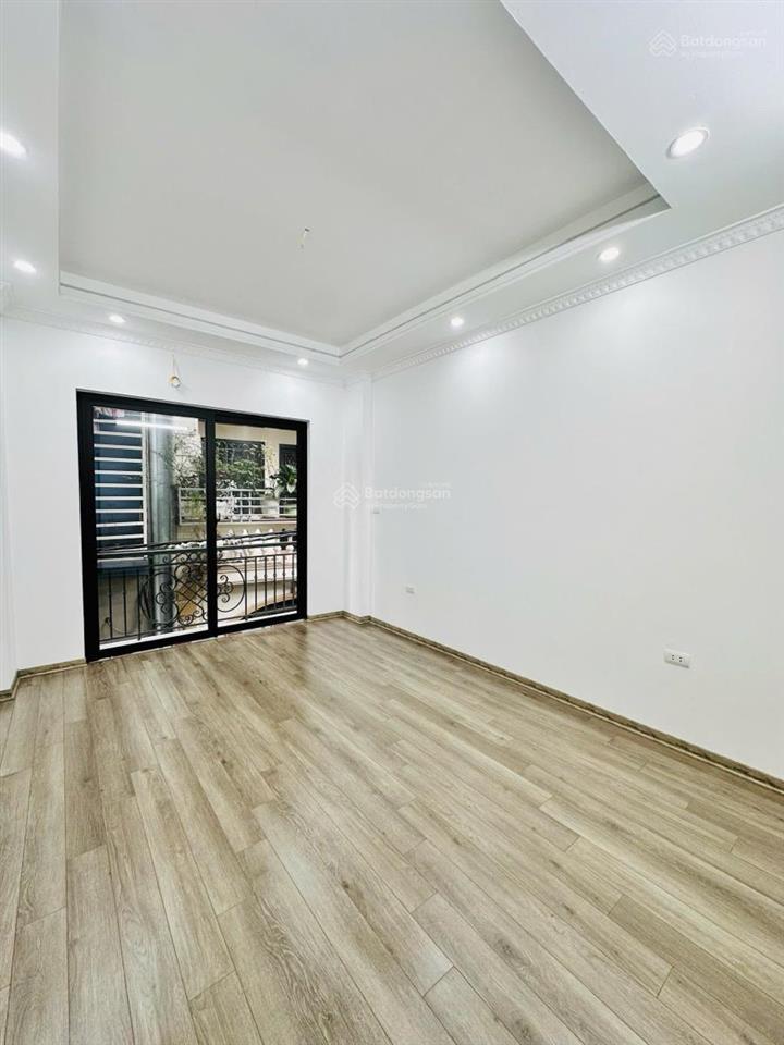 Lô góc phố trương định 30,4m2 x5t 7.8 tỷ ngõ nông sát phố thang máy nhà mới sổ cc có tl