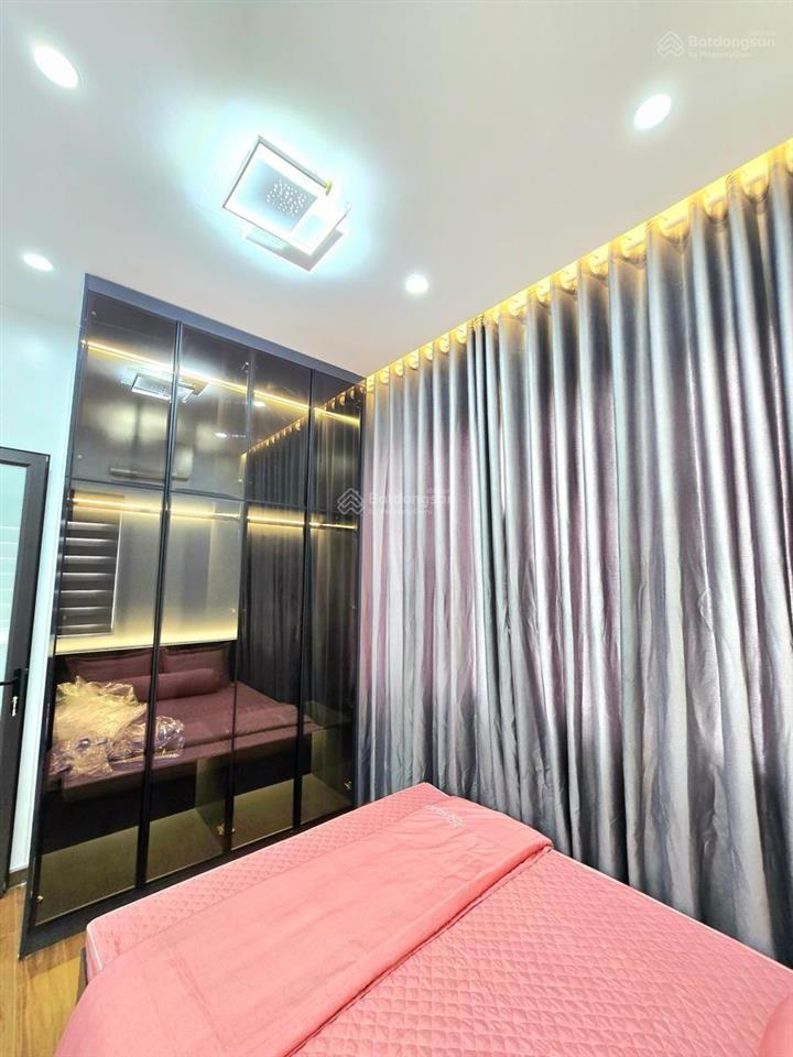 Mặt phố giáp nhị kinh doanh 30m2 x5t giá 8.2 tỷ sổ cc 2 ô tô chánh có tl