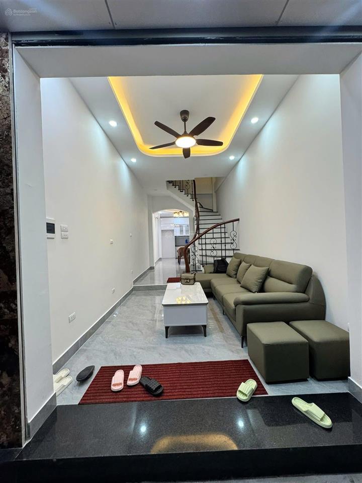 Nhà đẹp phố hồng mai 35m2 x 6t giá nhỉnh 6 tỷ sổ cc có tl 20m ra ô tô thông thoáng dân xây ở luôn