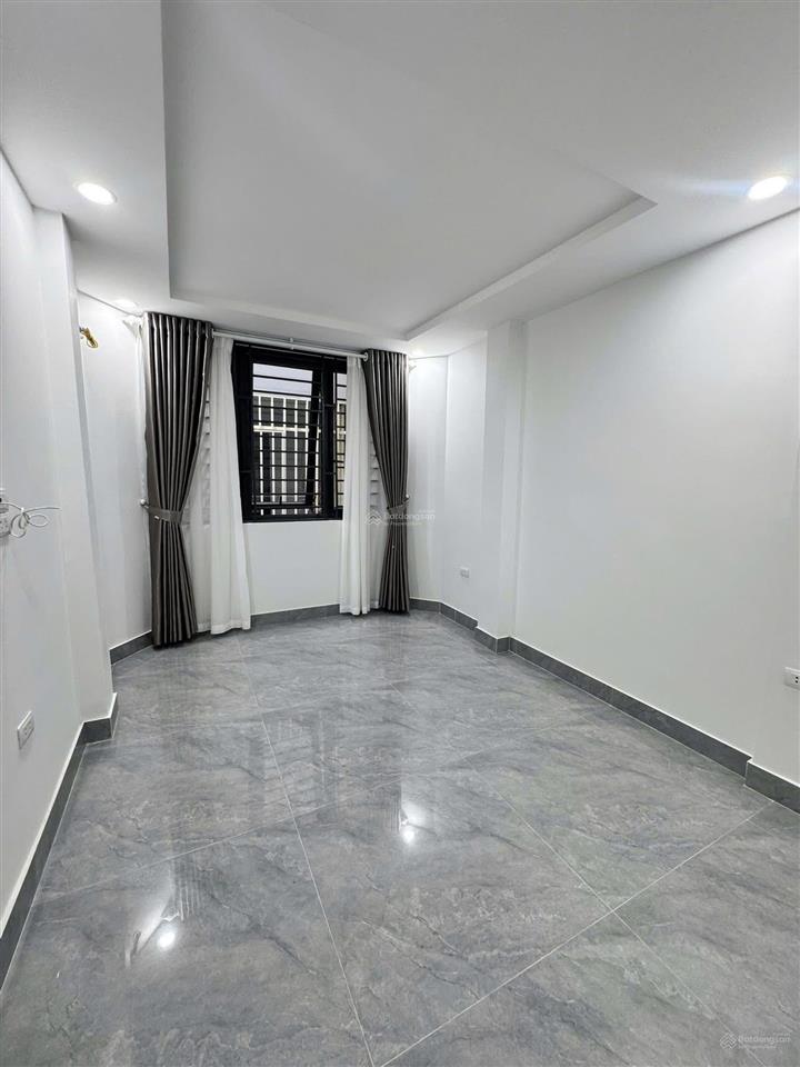 Nhà đẹp phố hồng mai 35m2 x 6t giá nhỉnh 6 tỷ sổ cc có tl 20m ra ô tô thông thoáng dân xây ở luôn