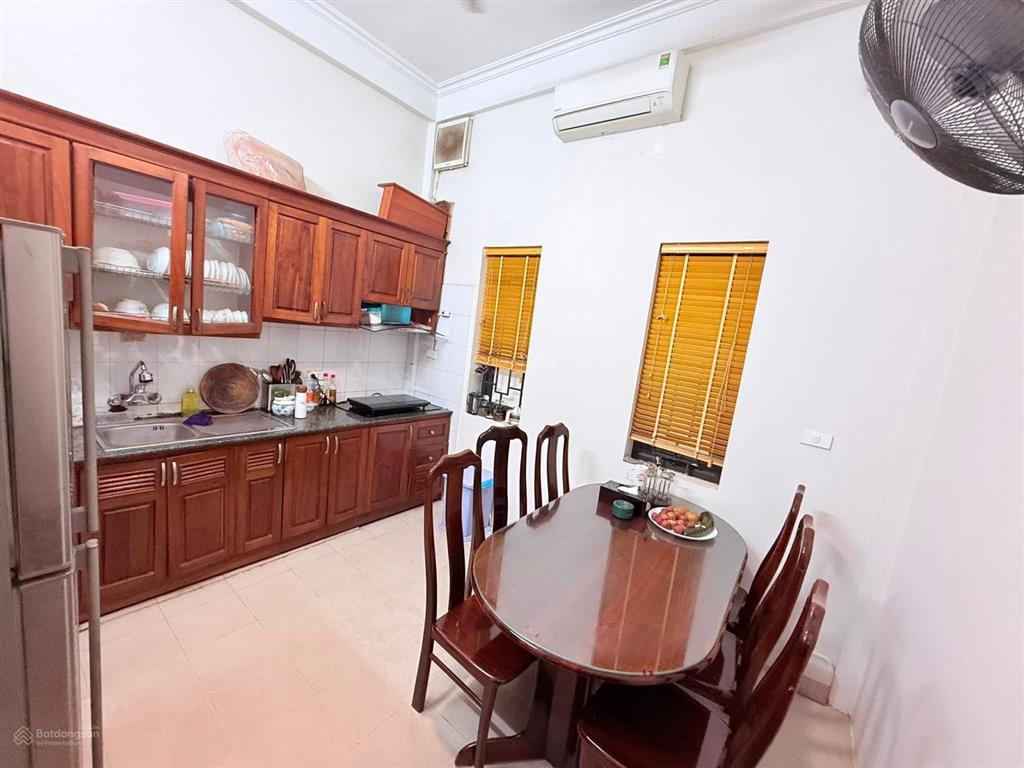 Mặt ngõ kinh doanh phố giáp nhị 45m2 x5t giá nhỉnh 8 tỷ sổ cc có tl ngõ thông tứ tung ô tô qua nhà