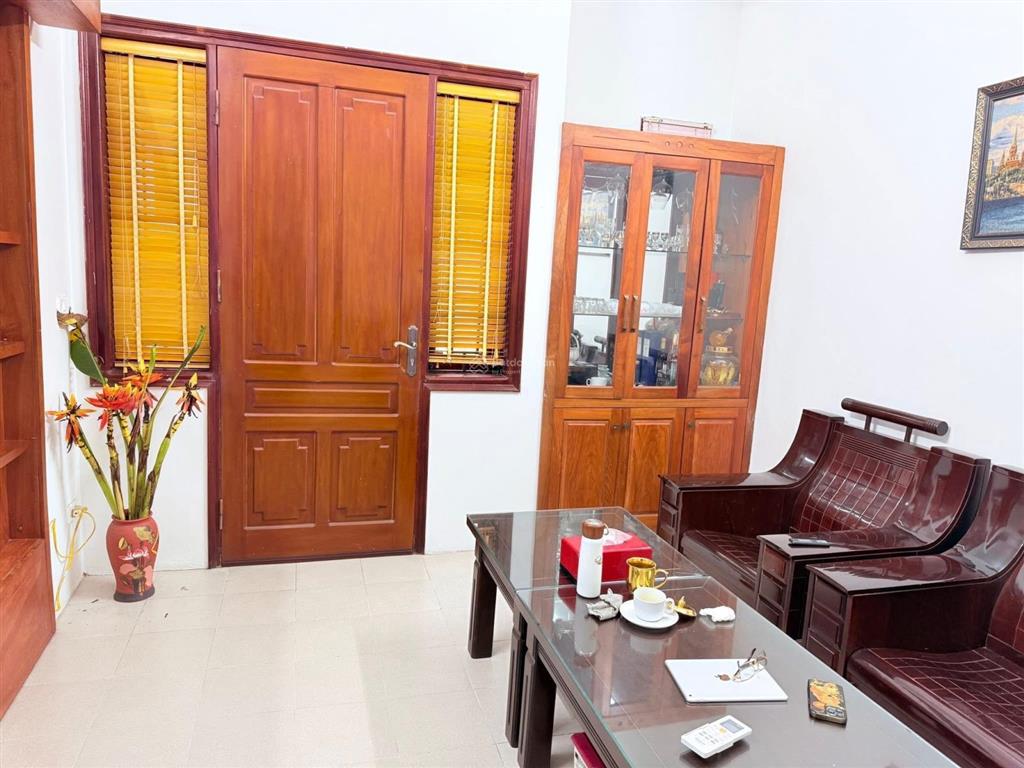 Mặt ngõ kinh doanh phố giáp nhị 45m2 x5t giá nhỉnh 8 tỷ sổ cc có tl ngõ thông tứ tung ô tô qua nhà