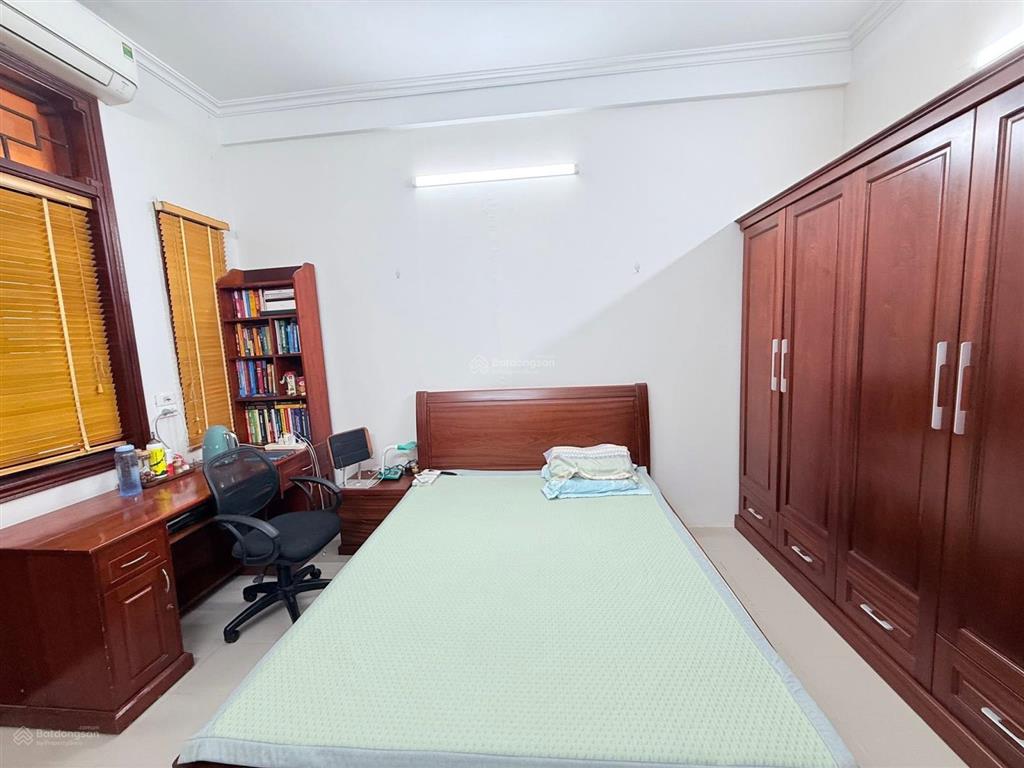 Mặt ngõ kinh doanh phố giáp nhị 45m2 x5t giá nhỉnh 8 tỷ sổ cc có tl ngõ thông tứ tung ô tô qua nhà