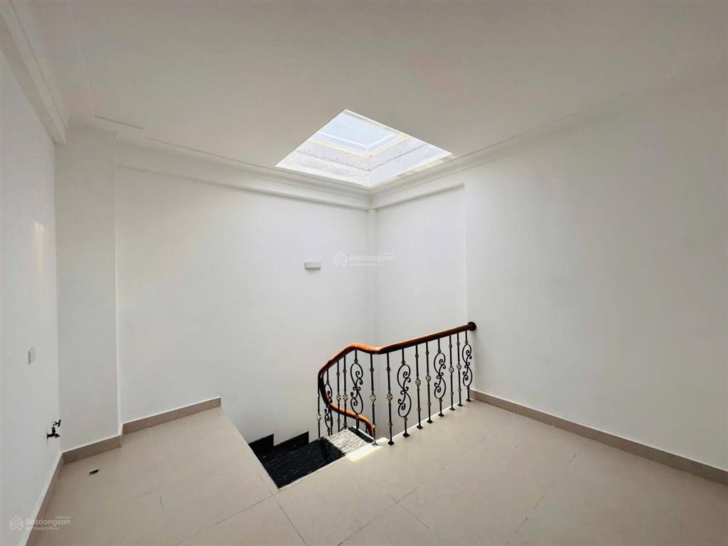 Ô tô đỗ phố lò đúc 34m2 x5t giá 7.4 tỷ nhà đẹp 2 thoáng thông vòng quanh đẹp ở ngay