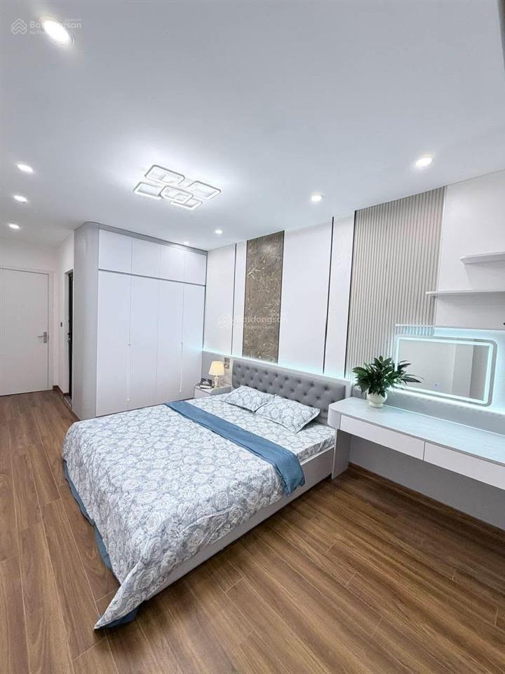 Gần ô tô và bãi gửi xe phố trần khát chân 35m2 x5t giá nhỉnh 7 tỷ sổ cc có tl