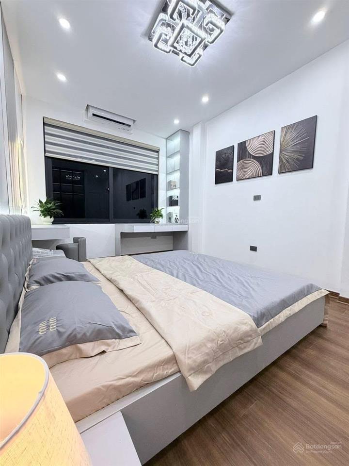 Gần ô tô và bãi gửi xe phố trần khát chân 35m2 x5t giá nhỉnh 7 tỷ sổ cc có tl