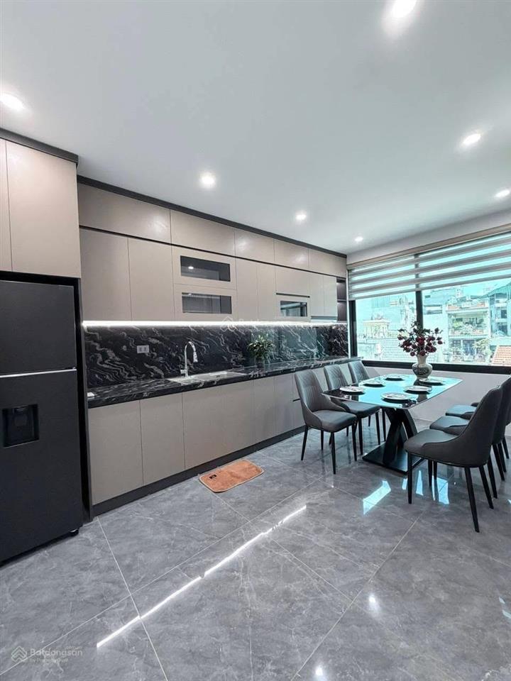 Gần ô tô và bãi gửi xe phố trần khát chân 35m2 x5t giá nhỉnh 7 tỷ sổ cc có tl