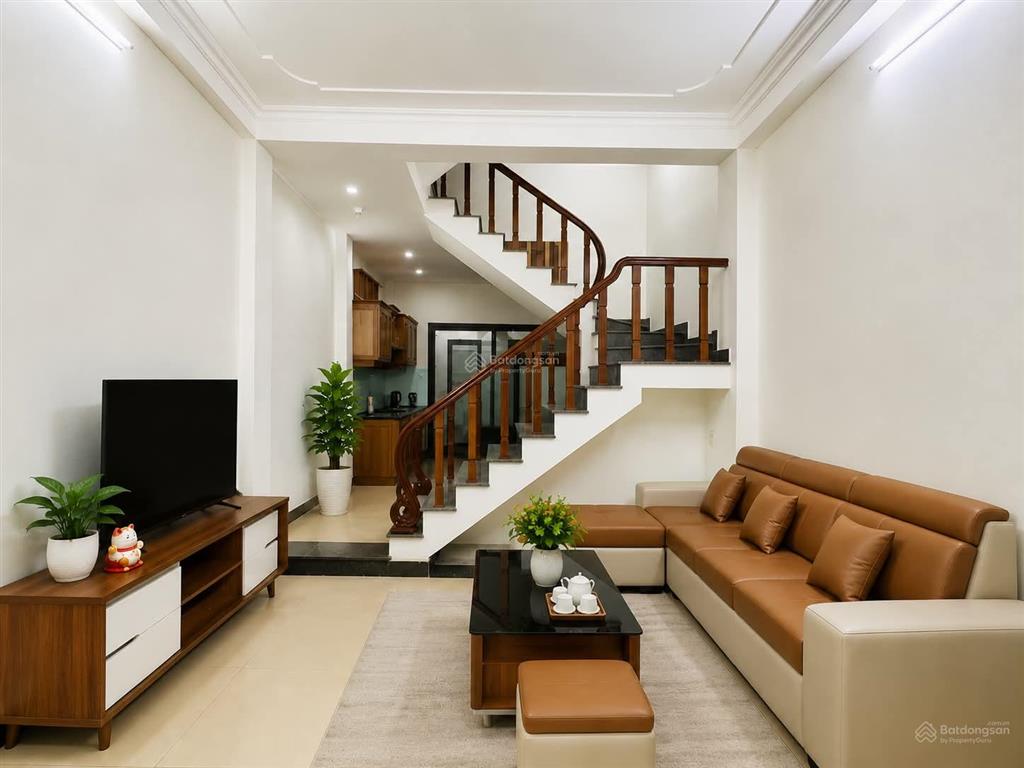Tin thật! mạc thị bưởi, ô tô đỗ cổng, trước nhà 3.5m, 2 thoáng, dân xây btcc, nhiều tiện ích