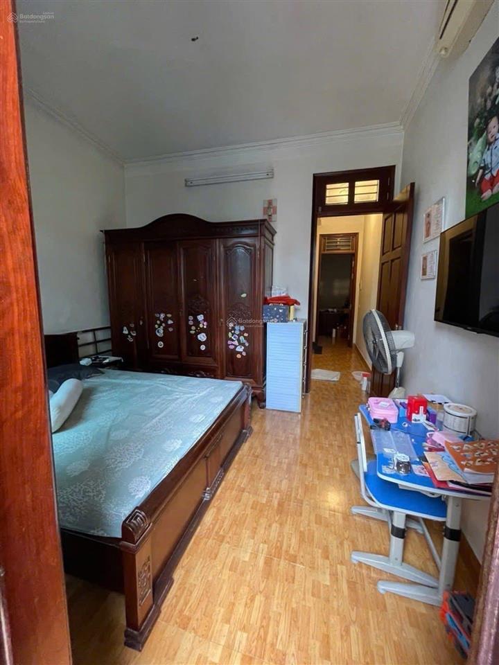 Ngõ 197 hoàng mai, vị trí đẹp, ngõ thông, gần ô tô chỉ 30m. diện tích 44m x 5 tầng 4 ngủ