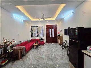 Nhỉnh 7 tỷ ô tô đỗ cổng phố trương định 40m2 x4t đâm xây chắc chắn ngõ nông thông tứ tung