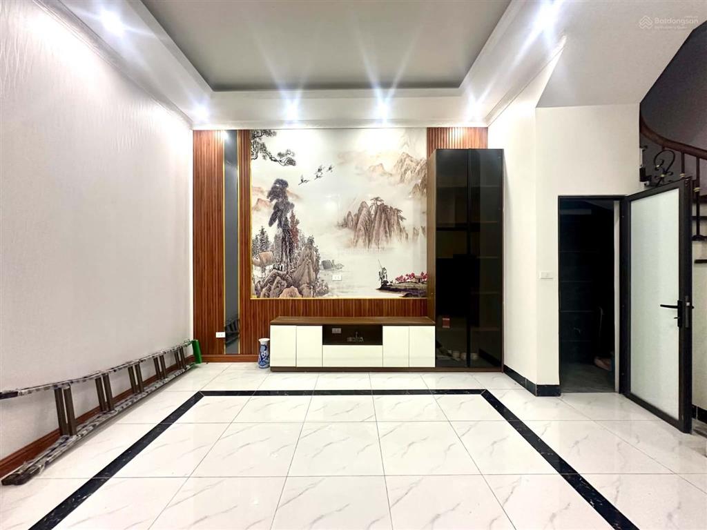Bán nhà p. vĩnh tuy 30m ra mặt phố, hàng xóm times city, sân riêng sổ đẹp tặng lại nội thất 48m2x5t
