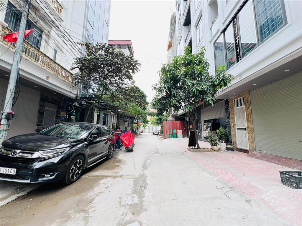 Sát phố dương văn bé 35m2 x5t giá 8 tỷ sổ cc ngõ nông thông thoáng thang máy nhập khẩu