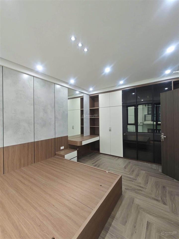 Ô tô đỗ cổng phố lạc trung 45m2 x5t giá nhỉnh 8 tỷ sổ cc dân xây chắc chắn bao quy hoạch