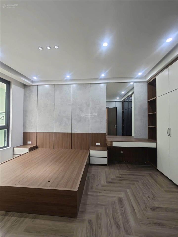 Ô tô đỗ cổng phố lạc trung 45m2 x5t giá nhỉnh 8 tỷ sổ cc dân xây chắc chắn bao quy hoạch