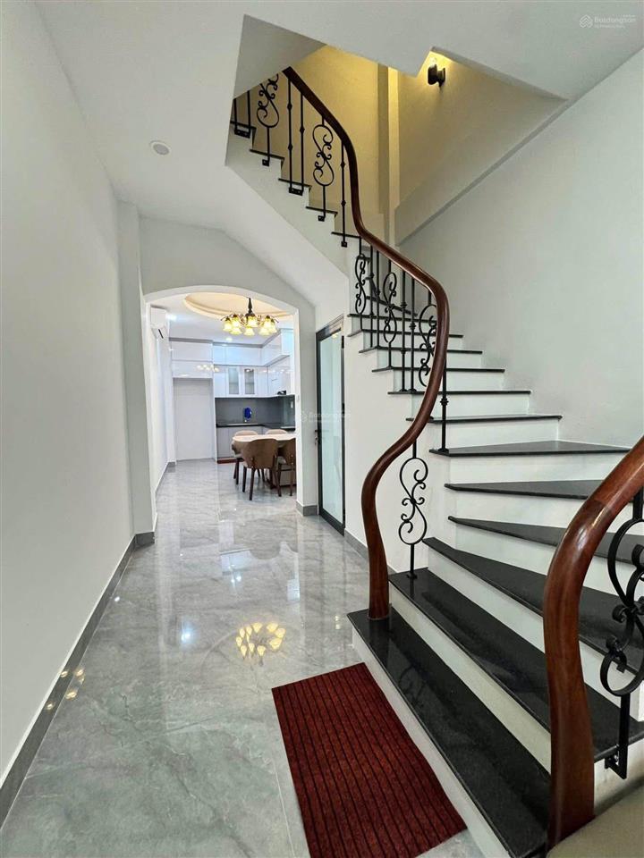 Nhà đẹp phố cổ lò đúc 35m2 x4t giá 7 tỷ dân xây chắc chắn ngõ nông thông tứ tung sổ đỏ cc có tl