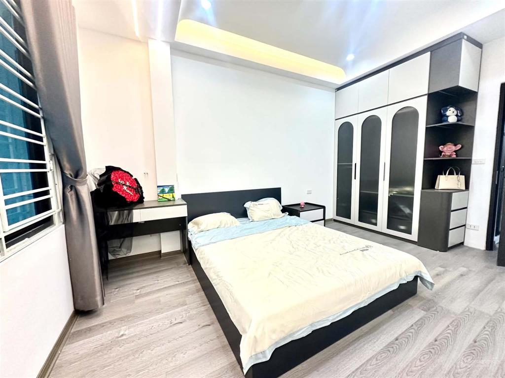 Bán nhà gốc đề  minh khai 2 thoáng 30m ra ô tô, kinh doanh, 5 tầng 3 ngủ, sđcc, qh ổn